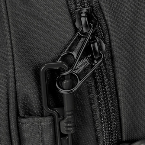 sklep pływacki aqua-swim.pl BIODRÓWKA ANTYKRADZIEŻOWA METROSAFE LS120 PACSAFE BLACK suwak sklep pływacki aqua-swim.pl BIODRÓWKA ANTYKRADZIEŻOWA METROSAFE LS120 PACSAFE BLACK suwak
